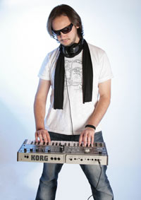 Hangover Heroes Feat. Alexander Kowalski (live) Support: Danny Reebo (live) Und Dj Mike More