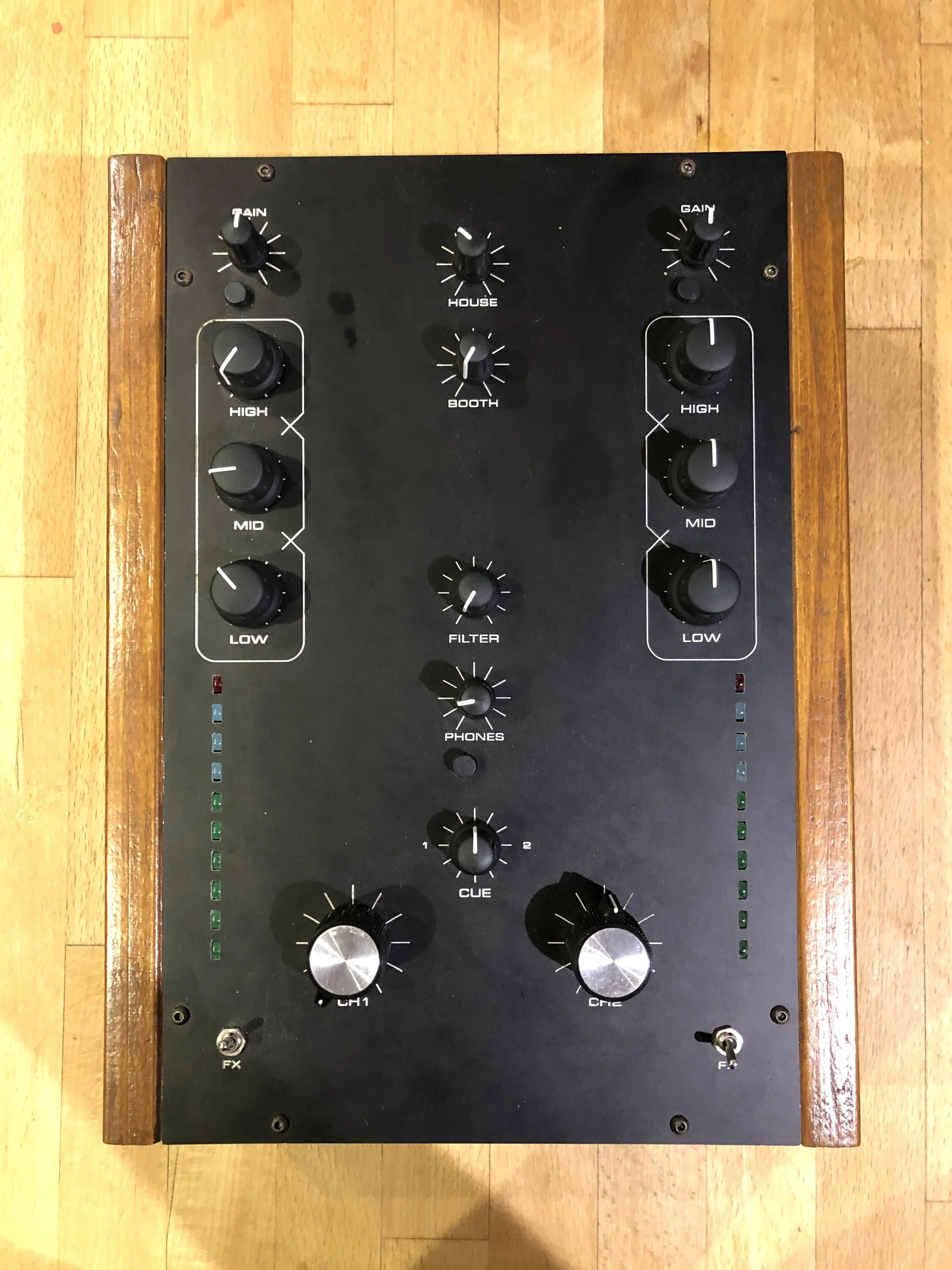 IMG_0988.webp (Mischpulte)