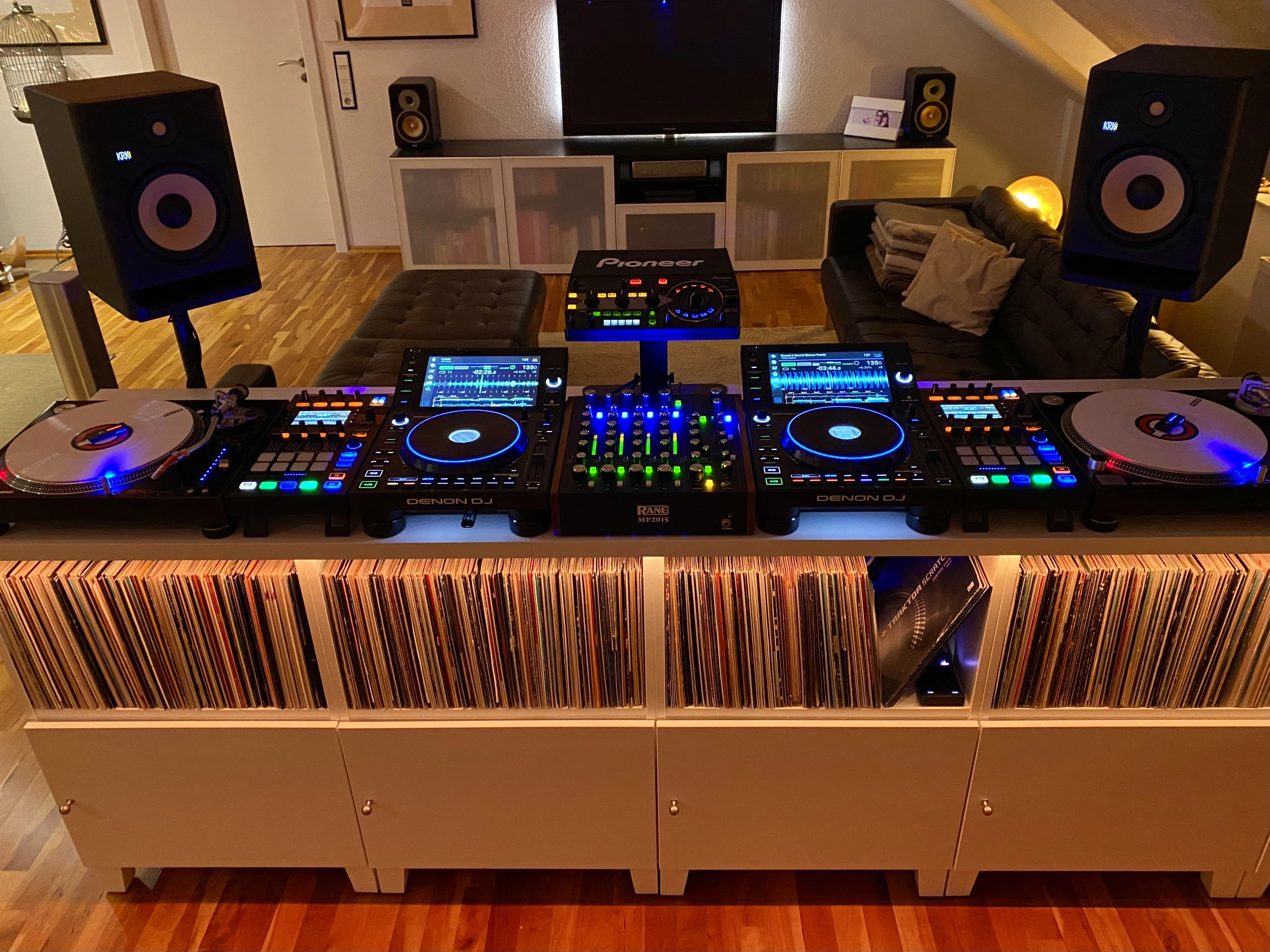 IMG_7063.webp (Open Floor)