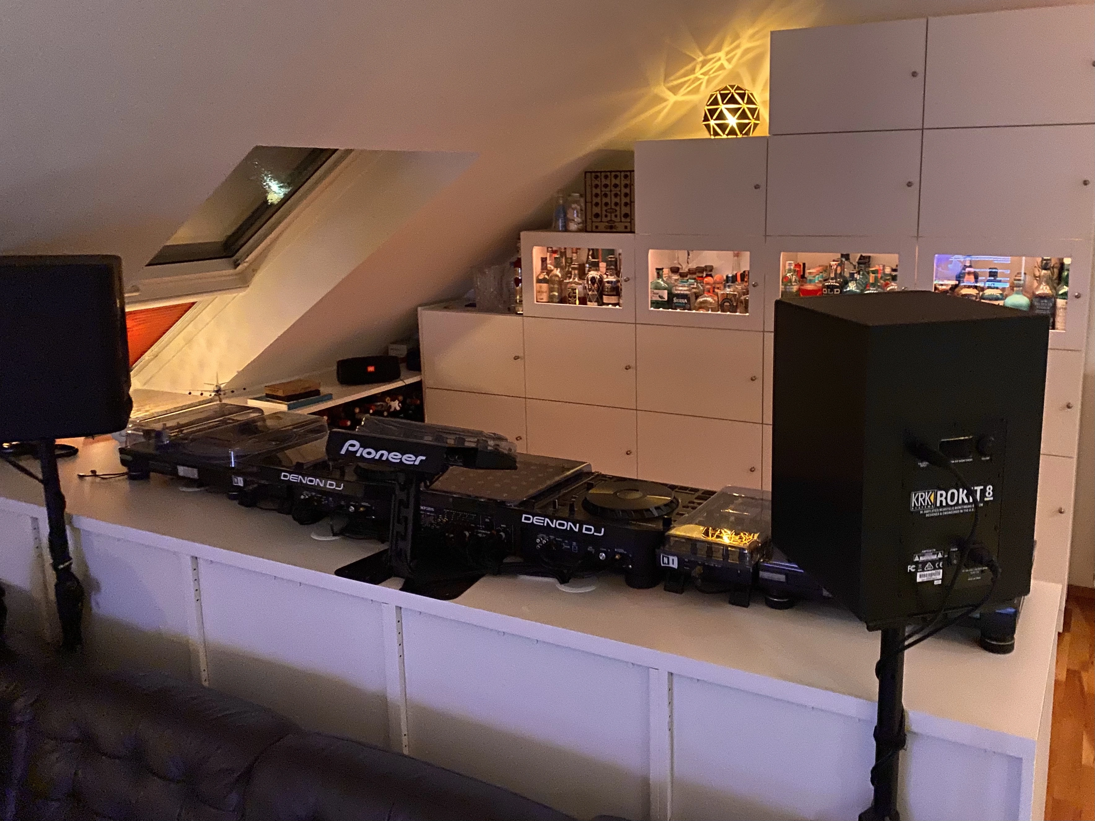 IMG_7065.webp (Open Floor)