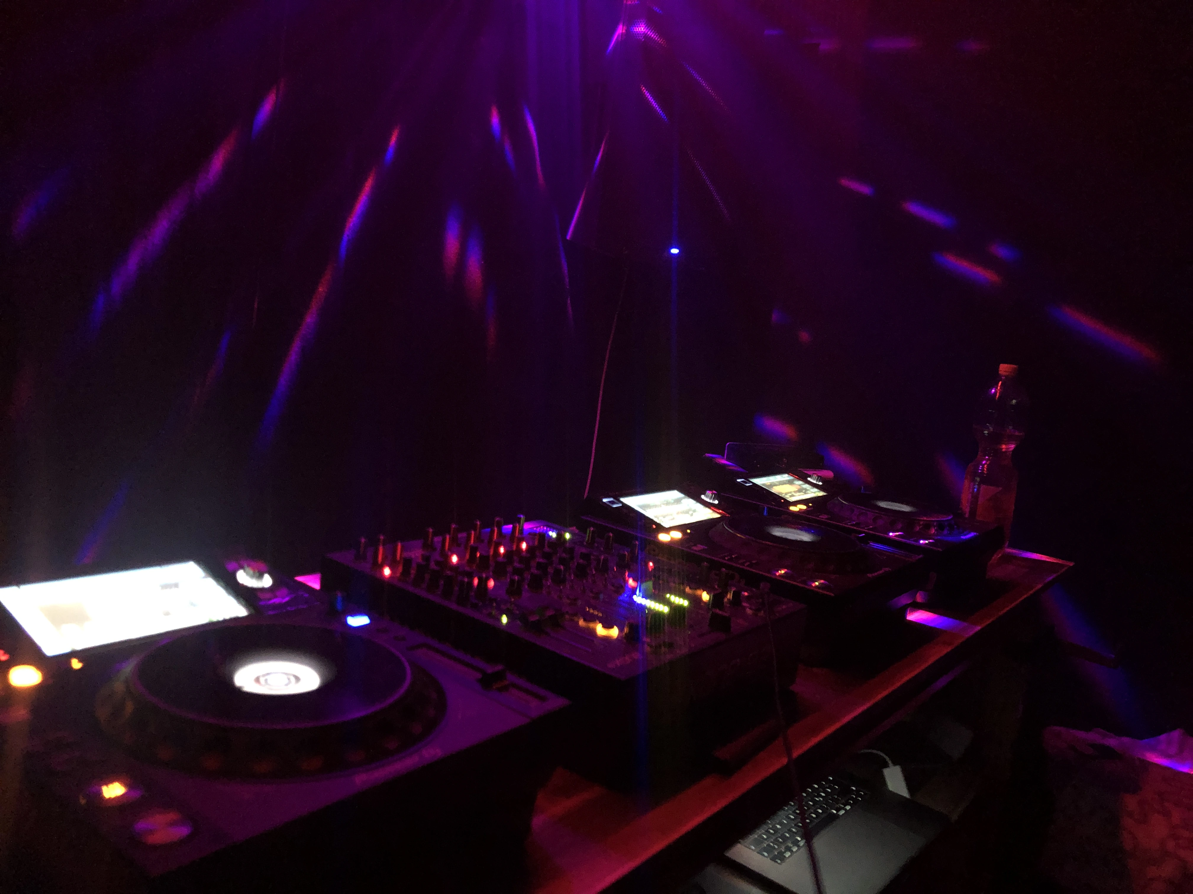 IMG_9502.webp (Open Floor)