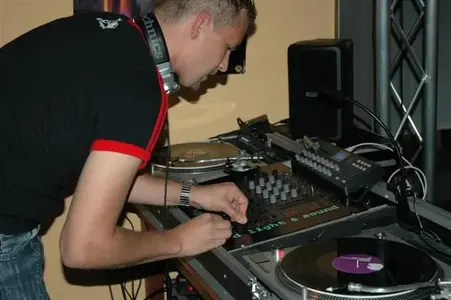 DSC_0013 (Small).webp