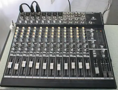 Behringer Eurorack MX2004A.webp