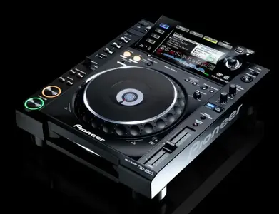 CDJ-2000_3-4_HERO.webp