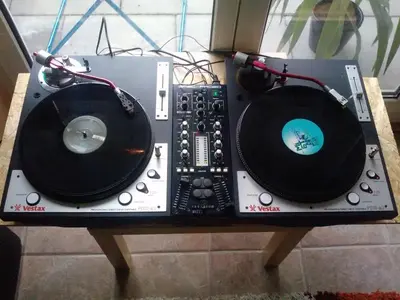 P0932_21-08-10.webp (Open Floor)