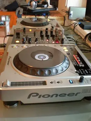 Pioneer DJ Set Side.webp