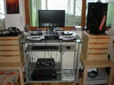 Pioneer Set Front.webp