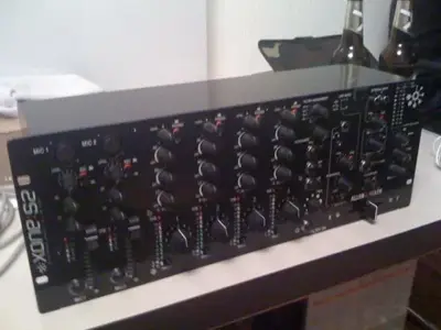 S2.webp (Mischpulte) S2.webp (Mischpulte)