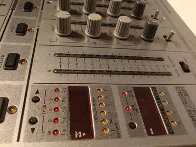 djm 600 s lseite.webp