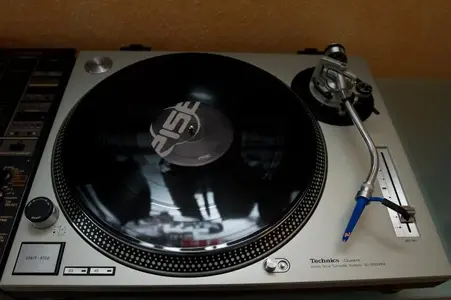 DJ Auktion-11. Dezember 2011-5.webp