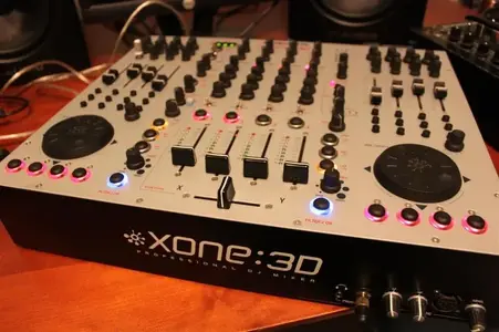 allen-heath-xone-3d-2.webp