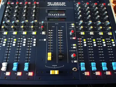 dmix2.webp (Mischpulte) dmix2.webp (Mischpulte)