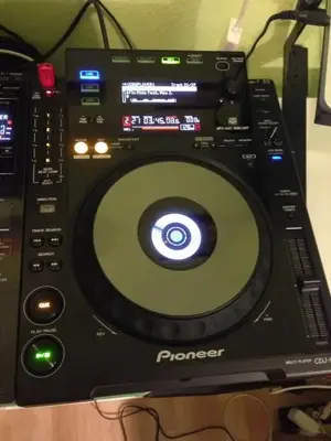 IMG_0005.webp (Digitale DJ Laufwerke (CD & CO)) IMG_0005.webp (Digitale DJ Laufwerke (CD & CO))