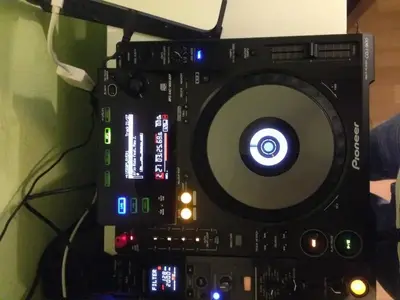 IMG_0007.webp (Digitale DJ Laufwerke (CD & CO)) IMG_0007.webp (Digitale DJ Laufwerke (CD & CO))