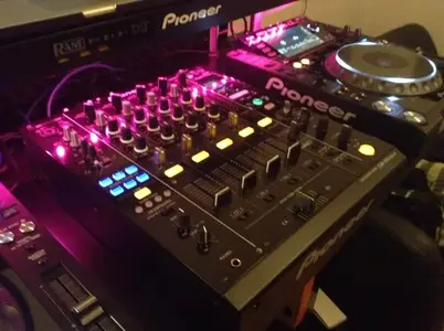 IMG_1841.webp (Mixer) IMG_1841.webp (Mixer)