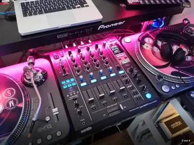 1514457_576883812408469_52486679_n.webp (Mischpulte)