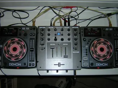 denonsetklein.webp (Digitale DJ-Laufwerke)