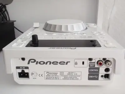 P9060008.webp (Digitale DJ Laufwerke (CD & CO)) P9060008.webp (Digitale DJ Laufwerke (CD & CO))