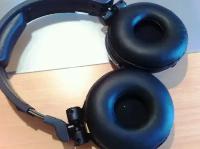 IMG_4368.webp (Headphones) IMG_4368.webp (Headphones)