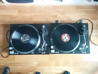 2014-08-26 14.09.16.webp (Turntables) 2014-08-26 14.09.16.webp (Turntables)