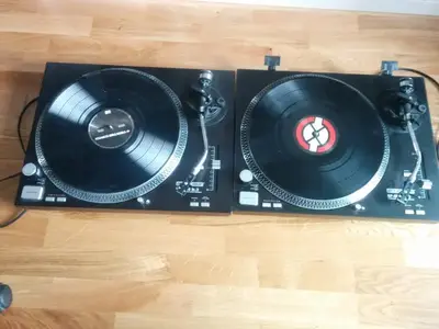 2014-08-26 14.09.29.webp (Turntables) 2014-08-26 14.09.29.webp (Turntables)