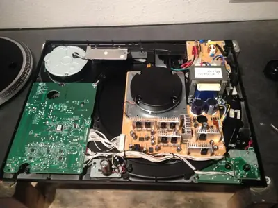 IMG_5862.webp (Plattenspieler)