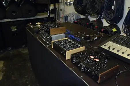 1907744_10206578627010761_2900135369332286170_n.webp (Mischpulte)