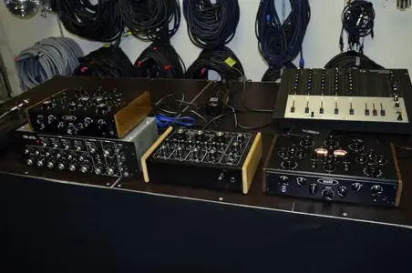 11081143_10206578627410771_5281471303494342907_n.webp (Mischpulte)