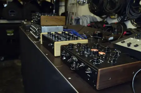 11081275_10206578627050762_3453142135817834506_n.webp (Mischpulte)