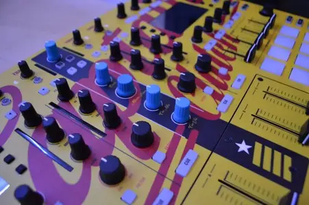 DSC_0206 (Medium).webp (DJ-Software, Controller & All-in-Ones) DSC_0206 (Medium).webp (DJ-Software, Controller & All-in-Ones)