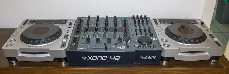 CDJs, Mixer, Controller.webp (Digitale DJ Laufwerke (CD &amp; CO))