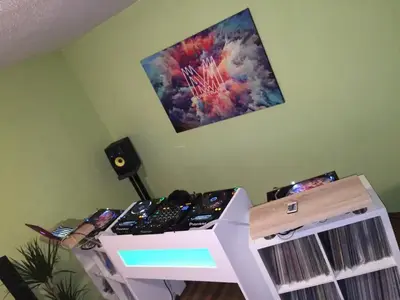 11822857_889594057773043_8893436913973341493_n.webp (Open Floor)