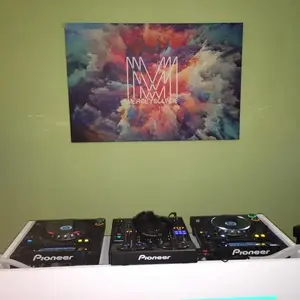 11880404_889594204439695_5939437718768242219_n.webp (Open Floor)