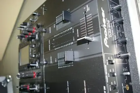 djm909_1.webp (Mixer) djm909_1.webp (Mixer)