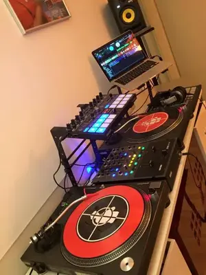 12373393_10205427891438556_2237822750620337373_n.webp (Open Floor)