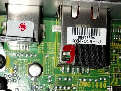 cdj-2000-nw-buchse.webp (Digitale DJ-Laufwerke) cdj-2000-nw-buchse.webp (Digitale DJ-Laufwerke)