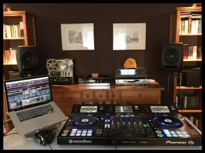 IMG_3700.webp (Open Floor)