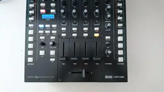 photo5384392262257059775.webp (Mixer)