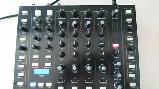 photo5384392262257059771.webp (Mixer)