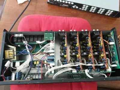 27744318_10204461019281676_1090582218_o.webp (Mischpulte)