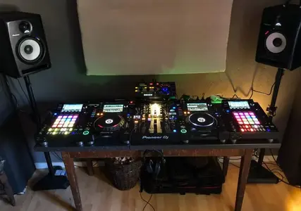 A894783B-AA41-4B61-9C62-43462806281C.webp (Open Floor)