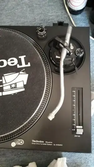 1210 bild2.webp (Plattenspieler)