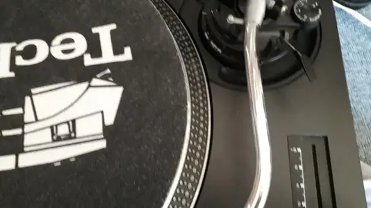 1210.webp (Plattenspieler)