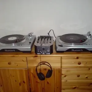 Turnis und Mischpult