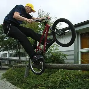 Subrail Icepick To Fakie