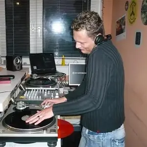 Auflege-Session mit DJ Pazzesco