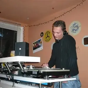 Auflege-Session mit DJ Pazzesco