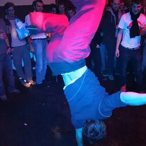 6887-l 04e603d06af94b4d95fd3644c873cb80