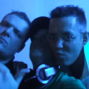 chief in da middle ...xD