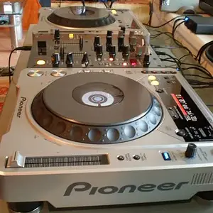 Pioneer DJ Set Side.jpg